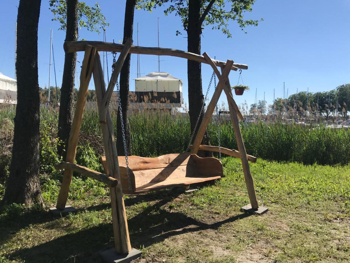 Xoxo Lake House Гижицко Екстериор снимка
